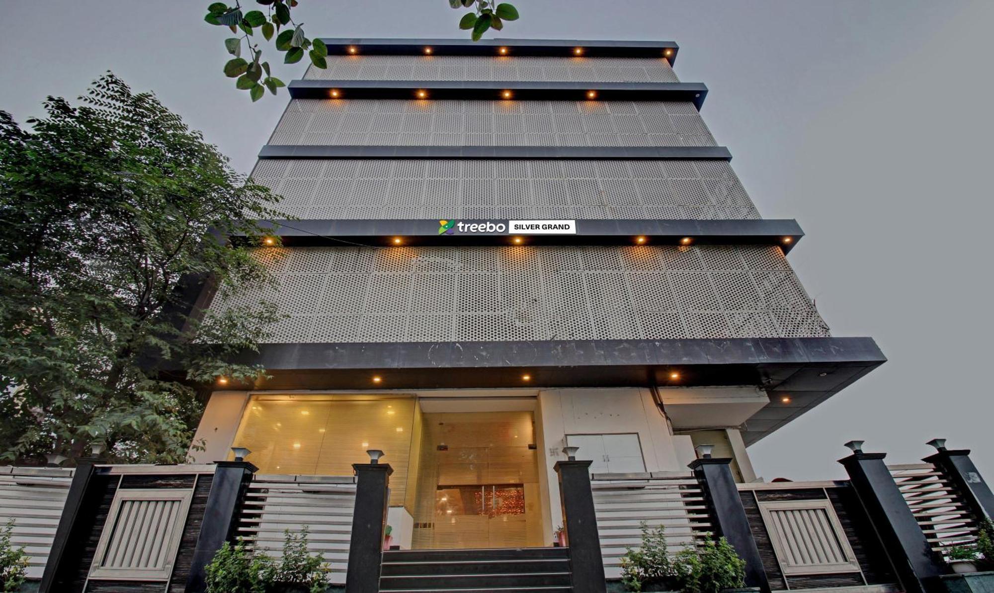 Treebo Silver Grand New Agreement Hotel 3*